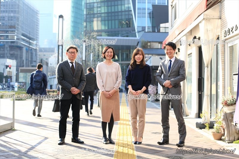 （左から）朝賀さん、赤坂さん、中谷さん、上田さん