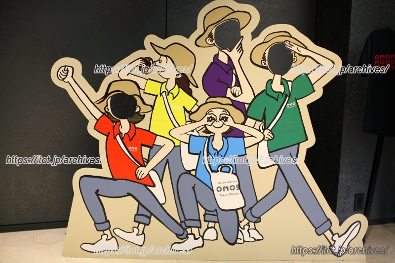 スタッフの提案で自作したという顔はめパネル