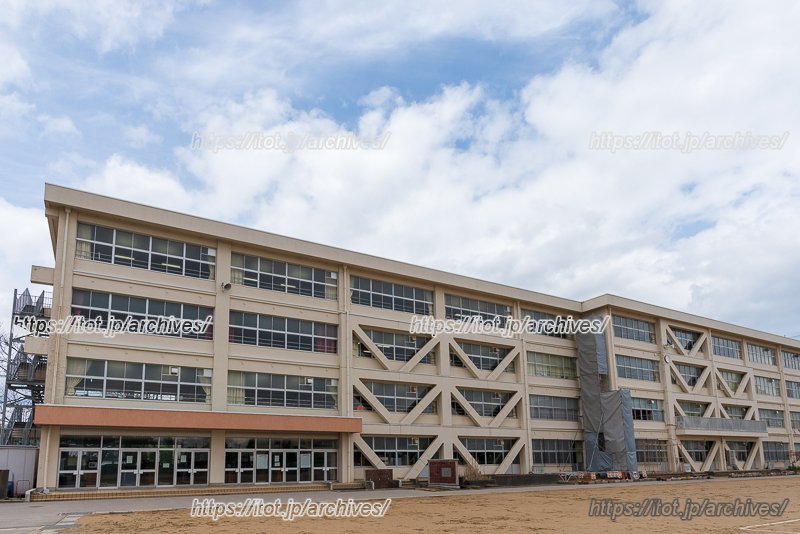 高岡市立定塚小学校