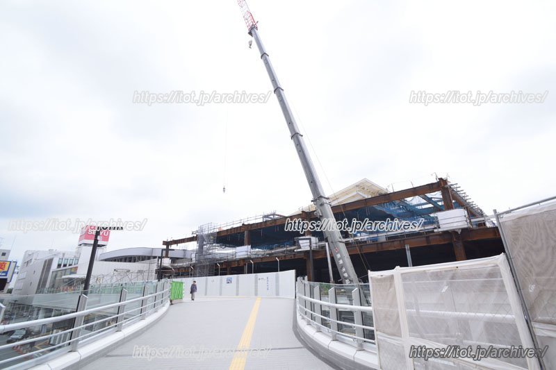 Ⅱ期開業に向けて工事が進められている「所沢」駅西口側からの様子