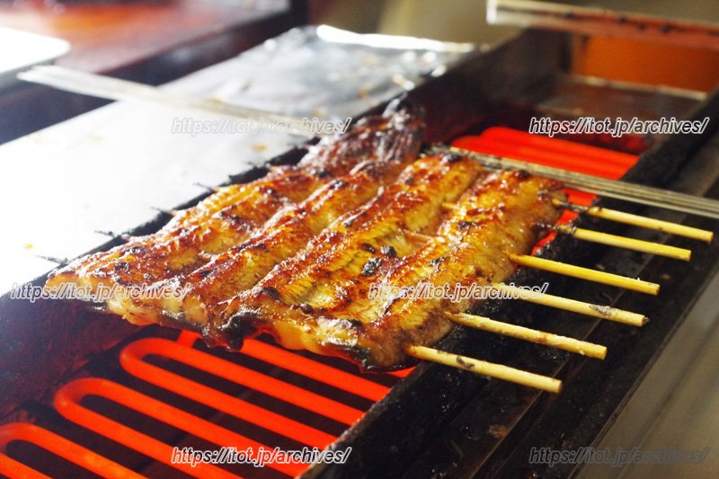 良質な鰻を本店の味を踏襲しつつ、オリジナリティを加えたタレにつける