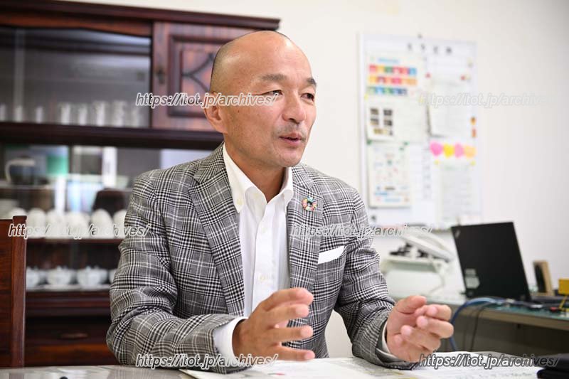 “アツく”語る佐藤校長先生