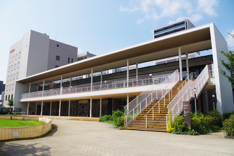 「立川」駅から徒歩約15分の場所にある「立川市子ども未来センター」