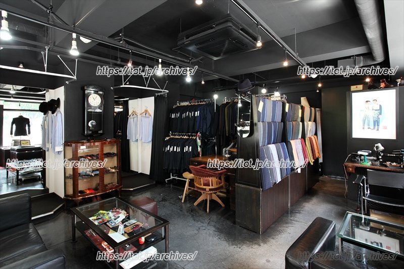 「吉田スーツ」店内の様子