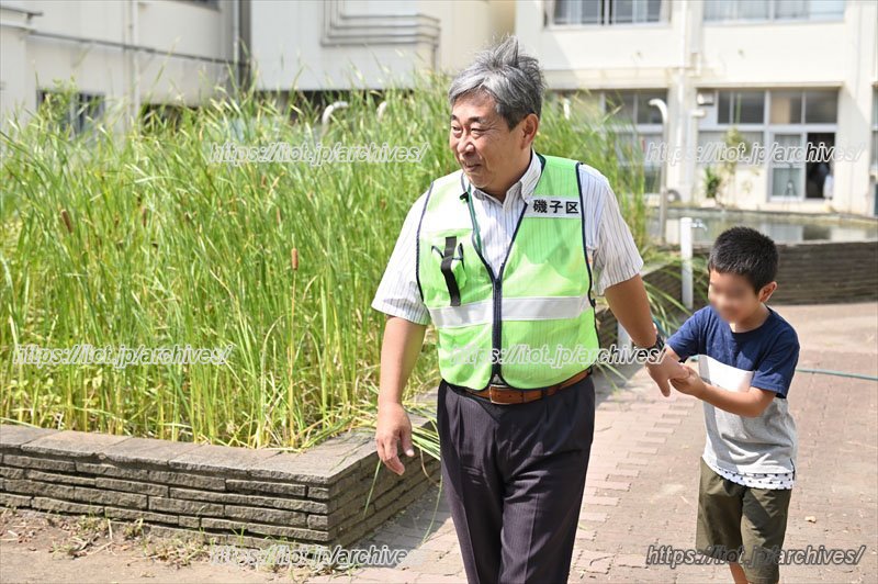 児童から慕われている清水校長先生