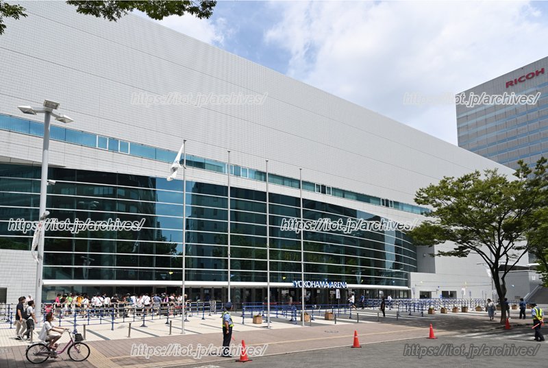 ライブなどで盛り上がりを見せる「横浜アリーナ」