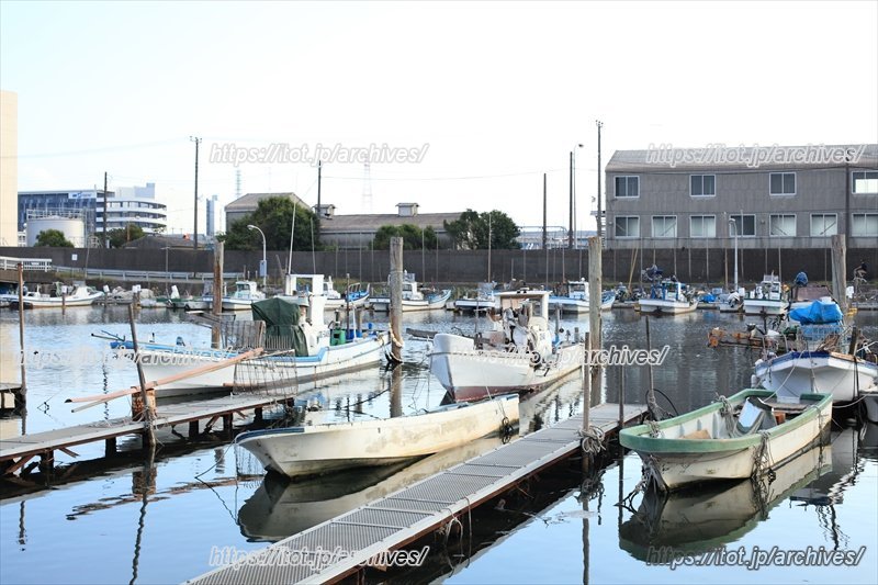 湊町小学校からは船橋漁港も近い