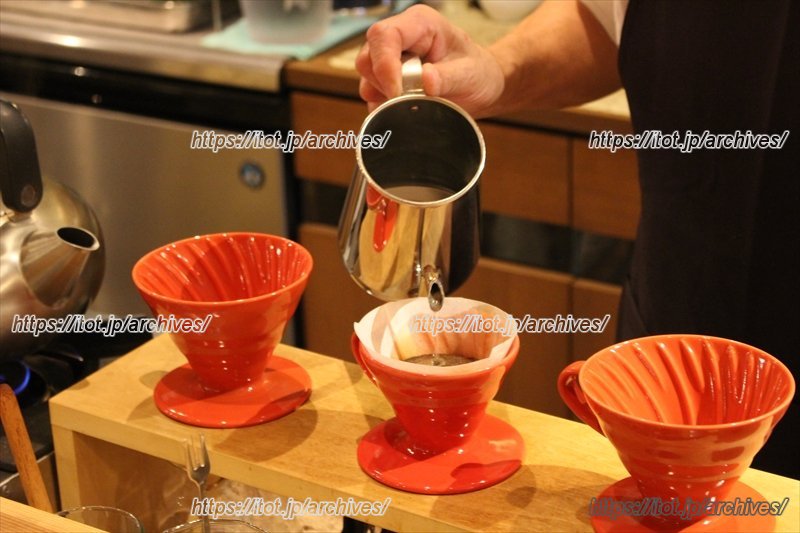 コーヒーは挽きたてを提供