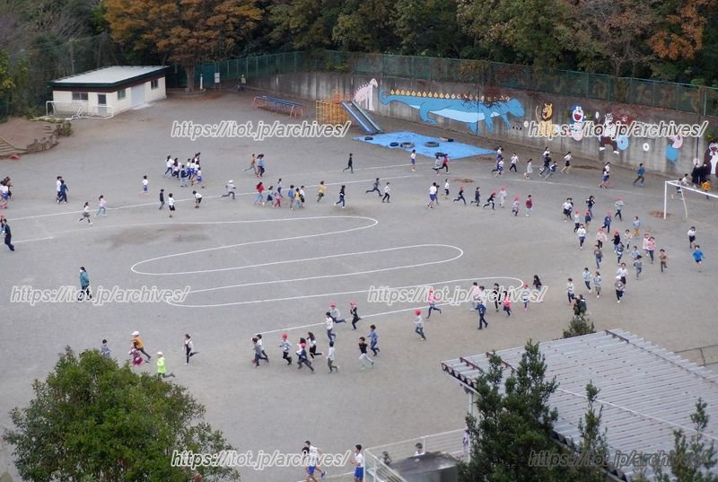 朝の「ランランタイム」で生き生きと始まる子どもたちの1日