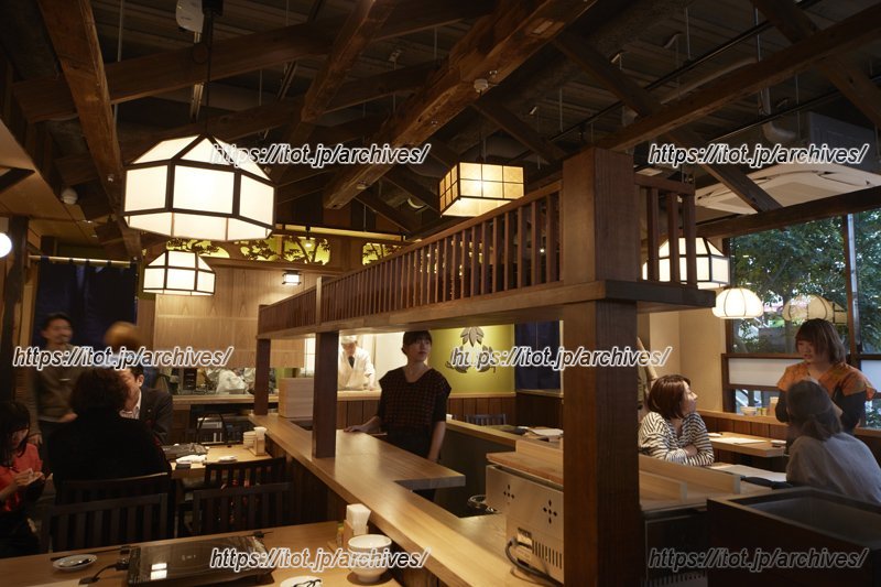 店内中央のカウンター