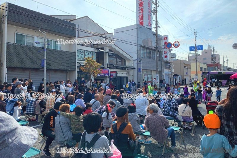 駅周辺道路空間活用イベント「て～しゃばストリート」（藤枝市提供）