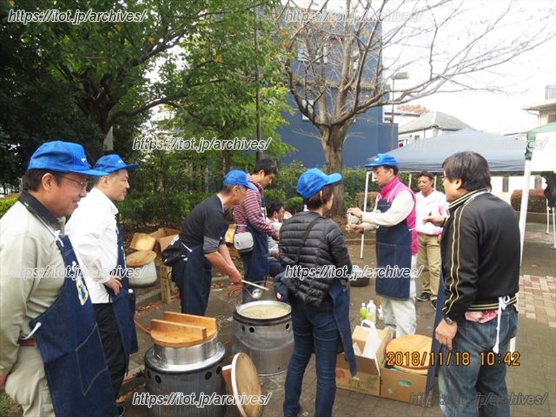 炊き出し訓練イベントでは料理をふるまう