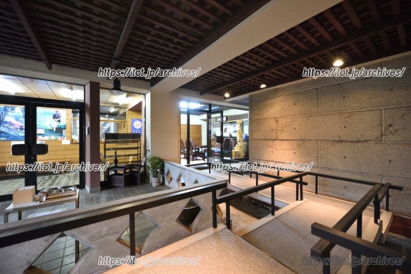 法事や納骨だけでなく、座禅体験や御朱印など、様々な目的で人々が訪れる