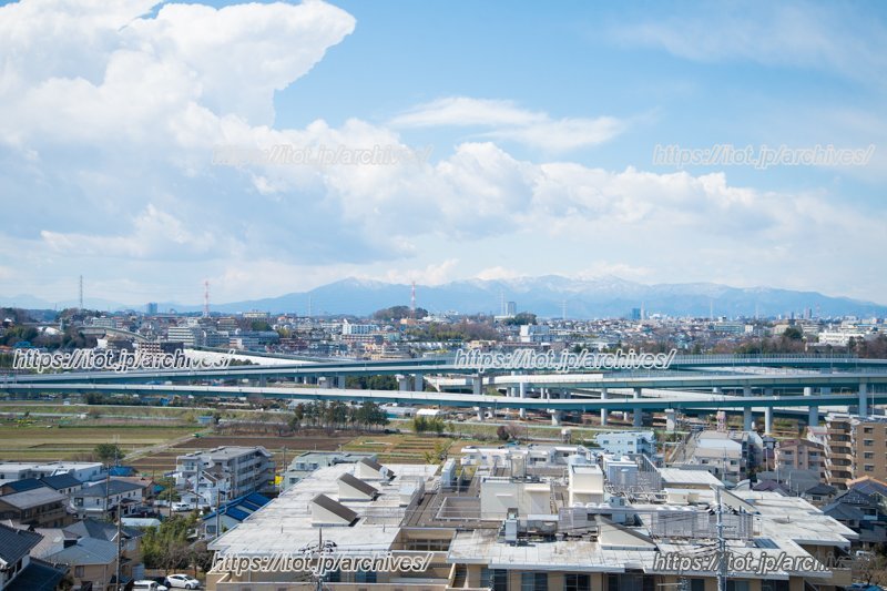 学校近隣の風景。落ち着いて学習できる環境が整っている