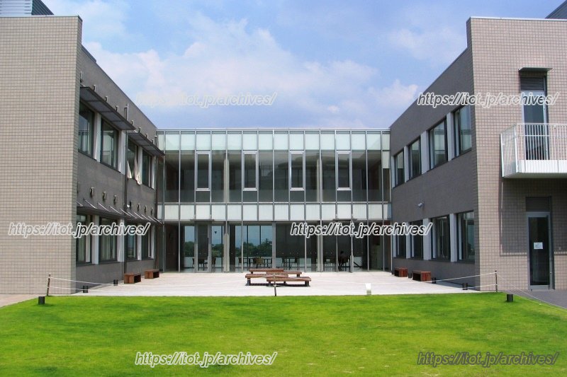 帝塚山中学校高等学校にある中庭