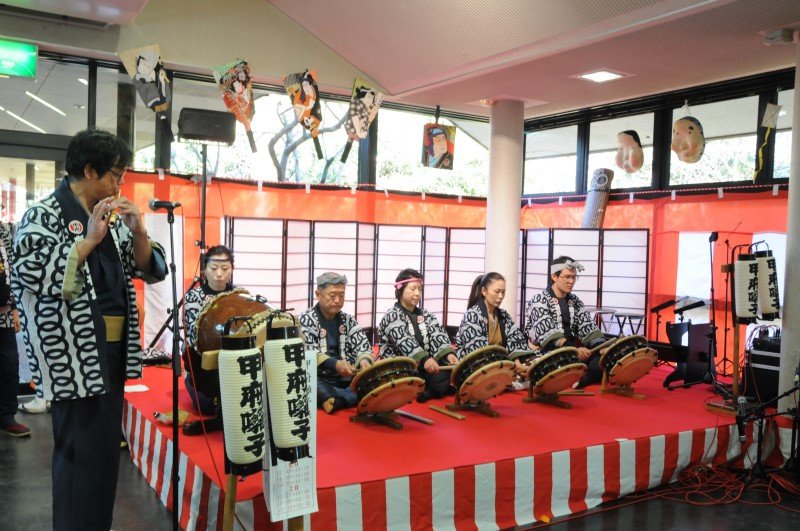 お正月本社工場にて「甲府噺保存会」様の演奏