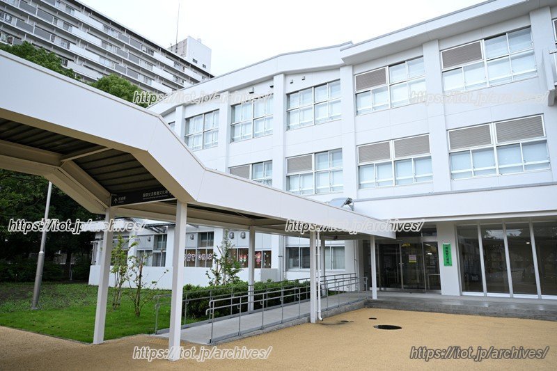 小学校だった様子がうかがえる