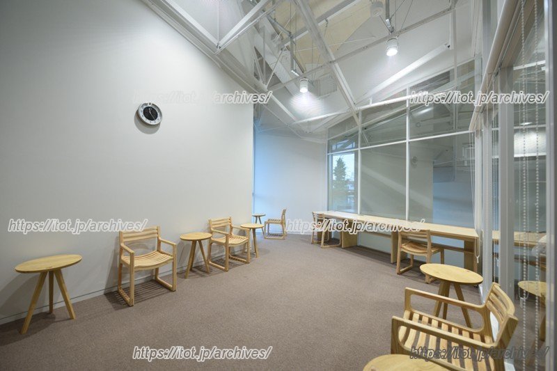 静かに本を読めるスペースもある