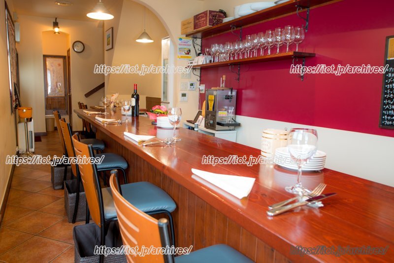 気軽に1人でも、カウンター席で楽しめる