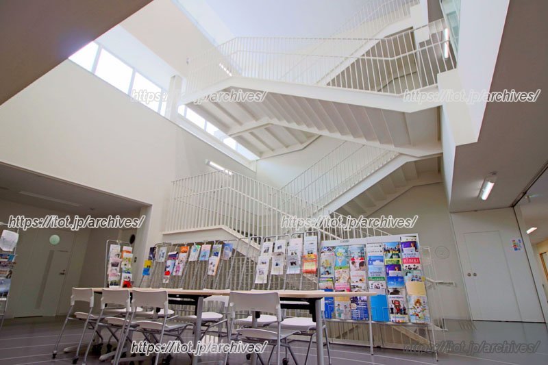 進路関係の資料などが置かれた「オープンスペース」