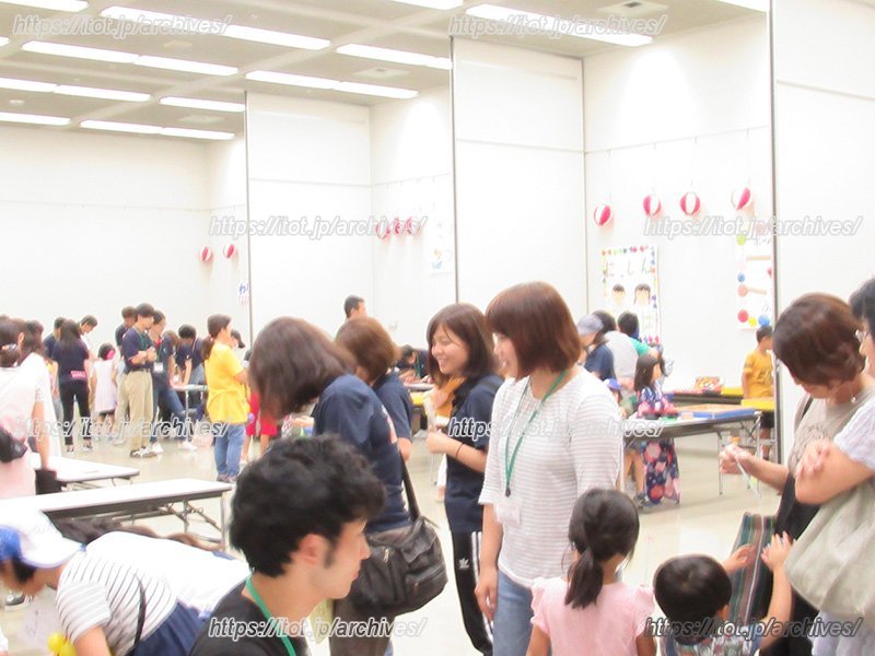 子どもたちで賑わう様子