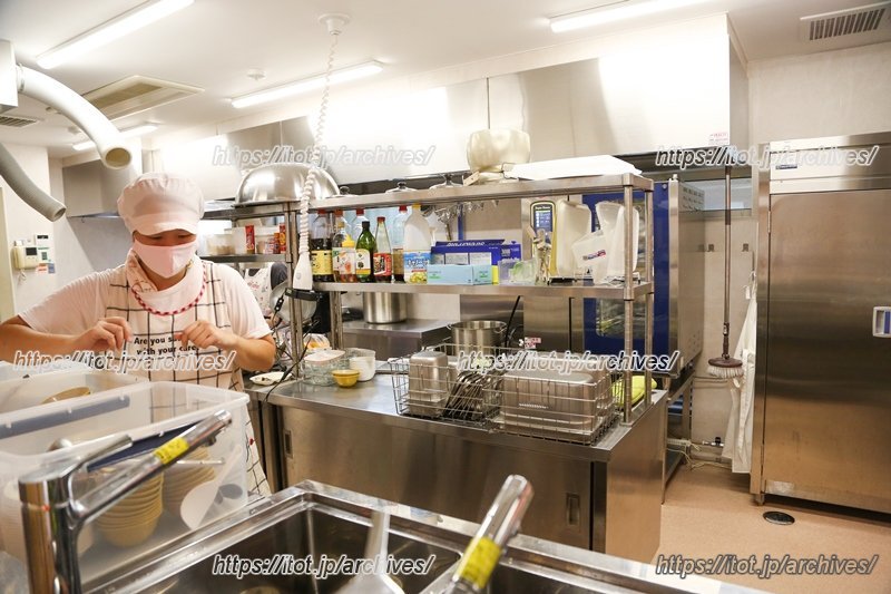 自園調理場内は調理しやすいように計算された構造になっている