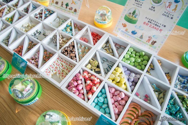 パーツを選んでオリジナルスノードーム制作を楽しめる （期間限定イベント）