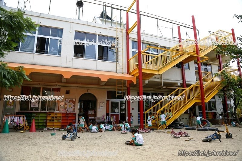 二階建ての教室