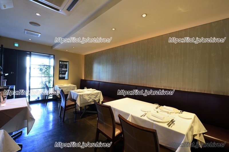 その街その街でのニーズに応えながら、お店の個性を確立していった