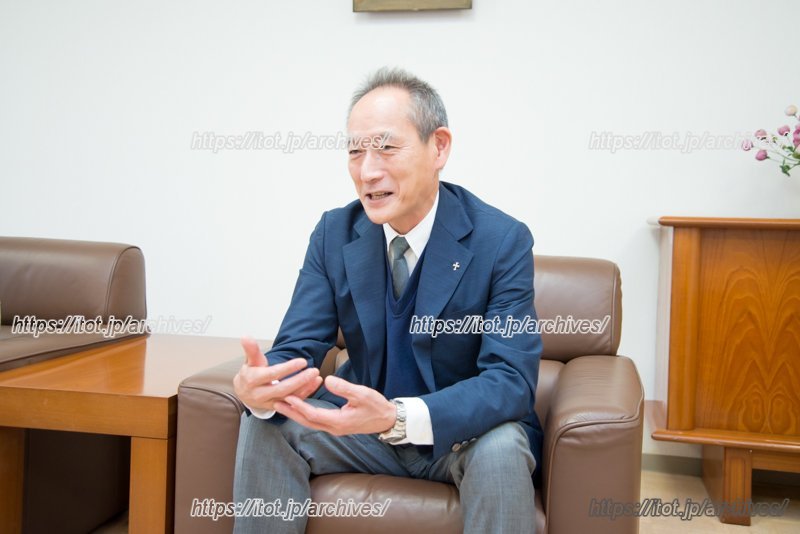 山崎昭彦理事長