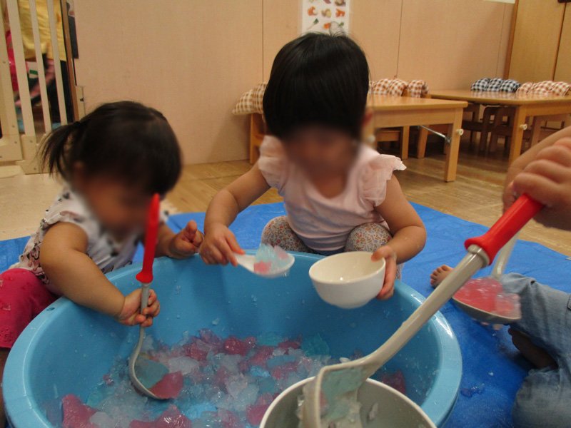 寒天遊びに夢中