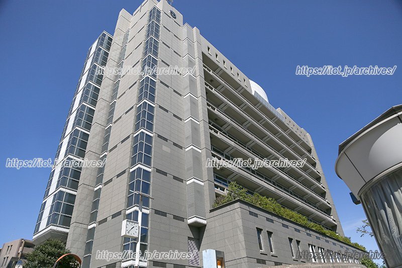 「八尾市役所」の外観