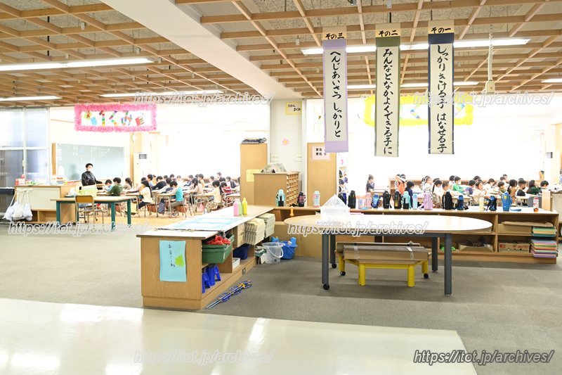 オープンスペースになっている教室