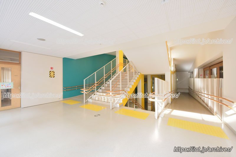 広々とした校舎内