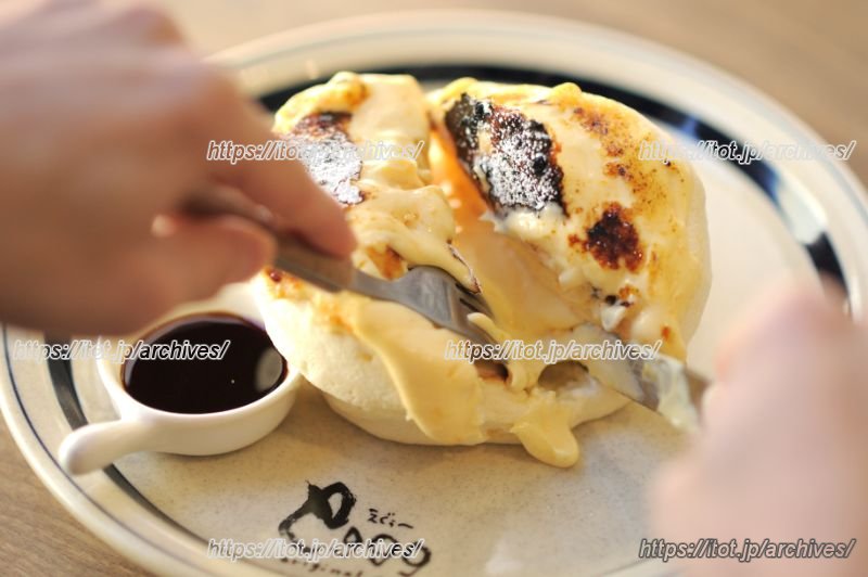 カスタードがあふれる、クリームブリュレパンケーキ