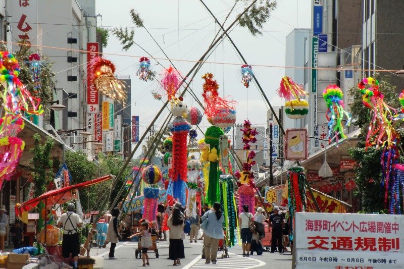 「夏の風物詩」として、多くの人で賑わう「上田七夕まつり」