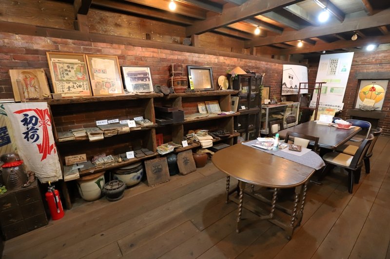 麹室を活用した資料室