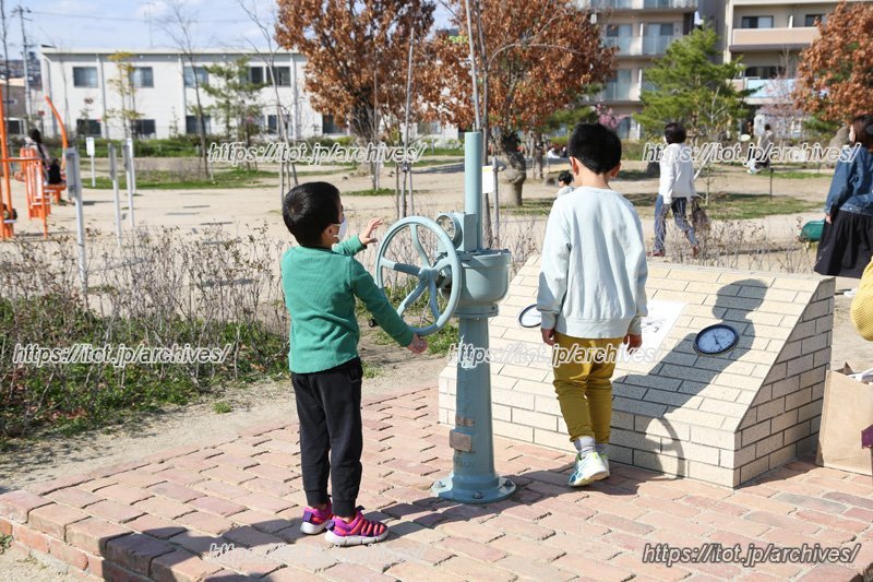 皮革汚水の前処理場があったことを伝えるモニュメント