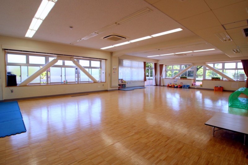 「共育プラザ中央子育てひろば」の遊戯室