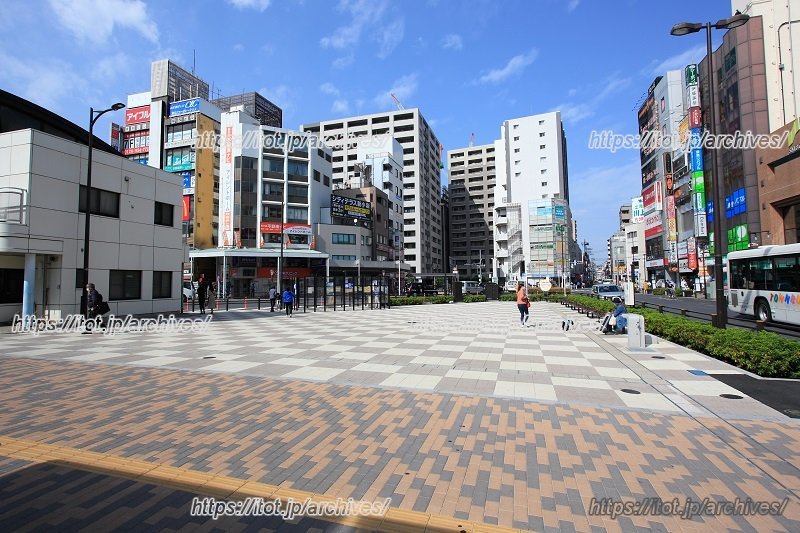 綺麗に整備された「新小岩」駅南口広場