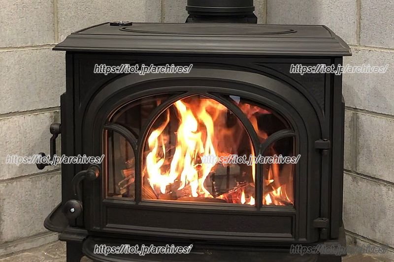 園内に設置された薪ストーブ (画像提供:どろんこ会グループ)