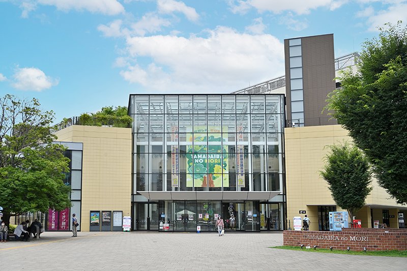 「イオンモール多摩平の森」など、街の生活空間や企業も一緒になった取り組みが行われている