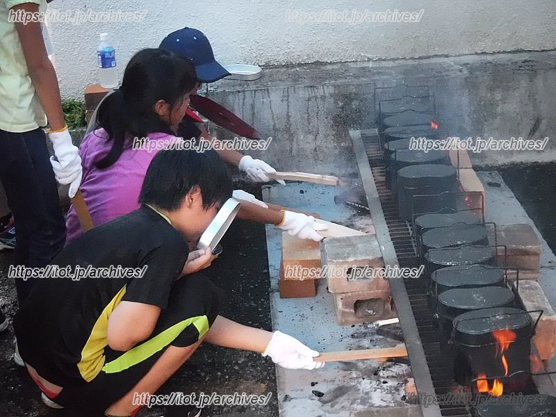 「サマースクール」でカレーライスづくりを体験