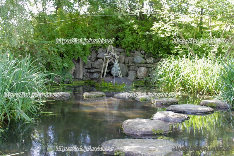 「河童池」。一帯はビオトープになっている