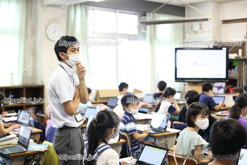 子どもたちのロールモデルとなれるよう、教職員も意識改革に取り組む