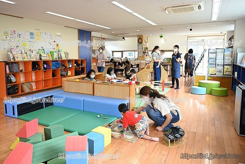 親子で楽しく過ごせる「おやこのひろば」