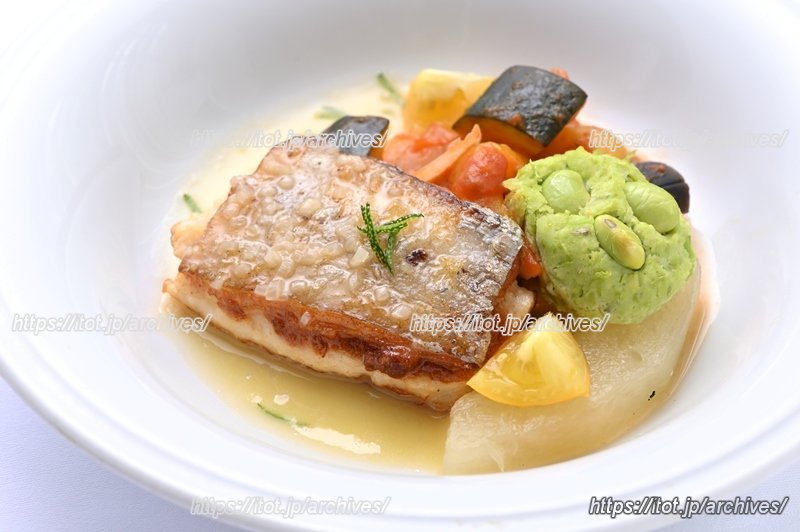 青柚子の薫りが爽やかな太刀魚のファルシ