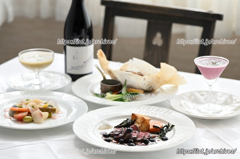 多彩なアラカルトやコース料理とワインを楽しめる
