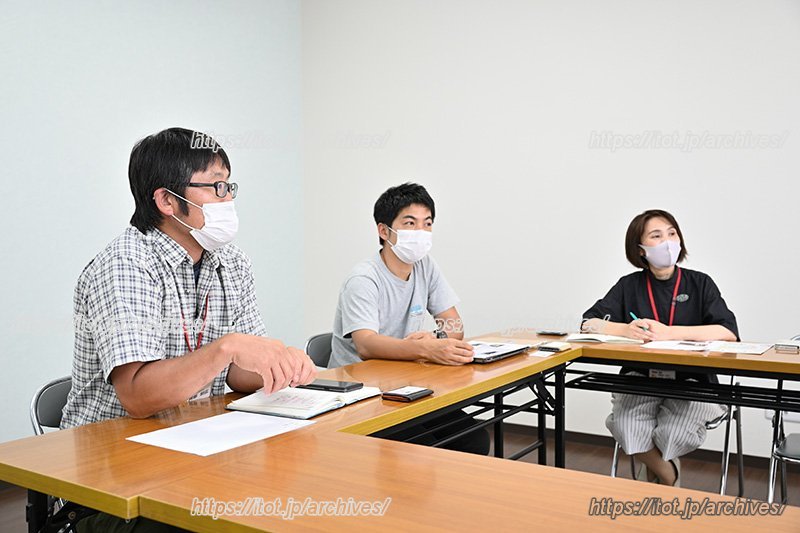 多摩平の魅力を教えてくださる3人。