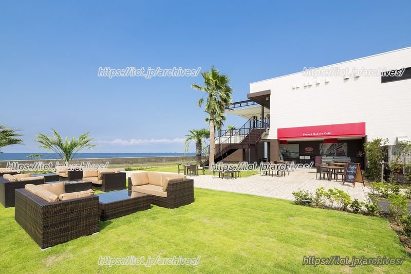 東京湾が一望できるザ・サーフ オーシャンテラス（写真提供：ザ・サーフ オーシャンテラス）